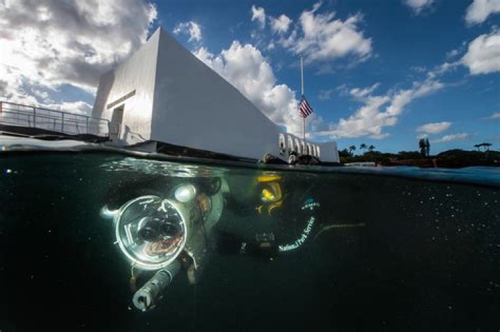 Can you see the USS Arizona underwater?