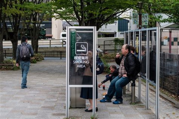 Can you smoke in public in Japan?