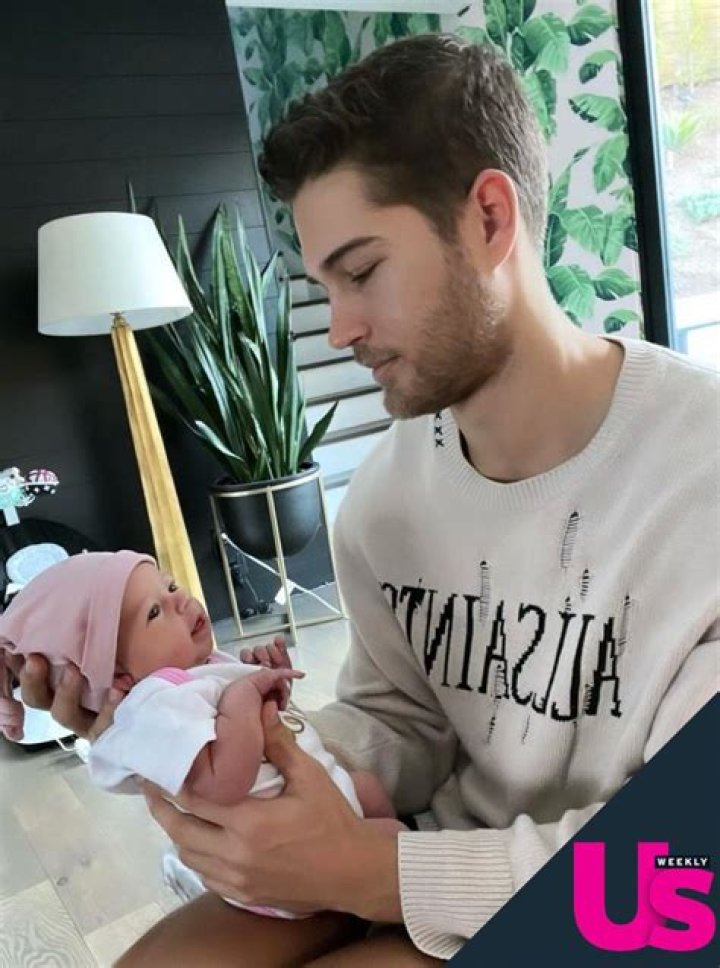 Did Erin on Home Town have her baby?