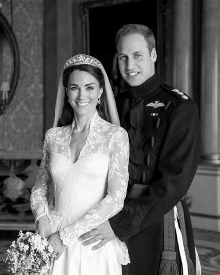Did Kate and William kiss at their wedding?