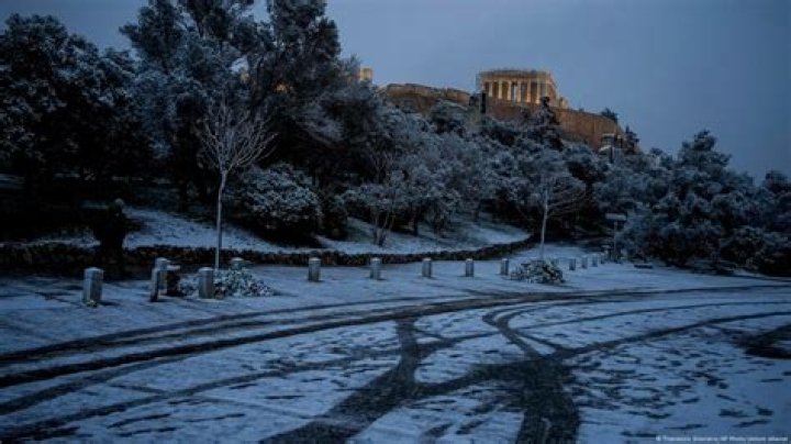 Does it get cold in Greece?