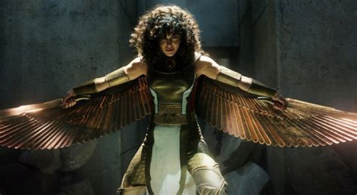 How did Layla become Scarlet Scarab?