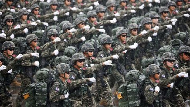 How many US troops are in South Korea?