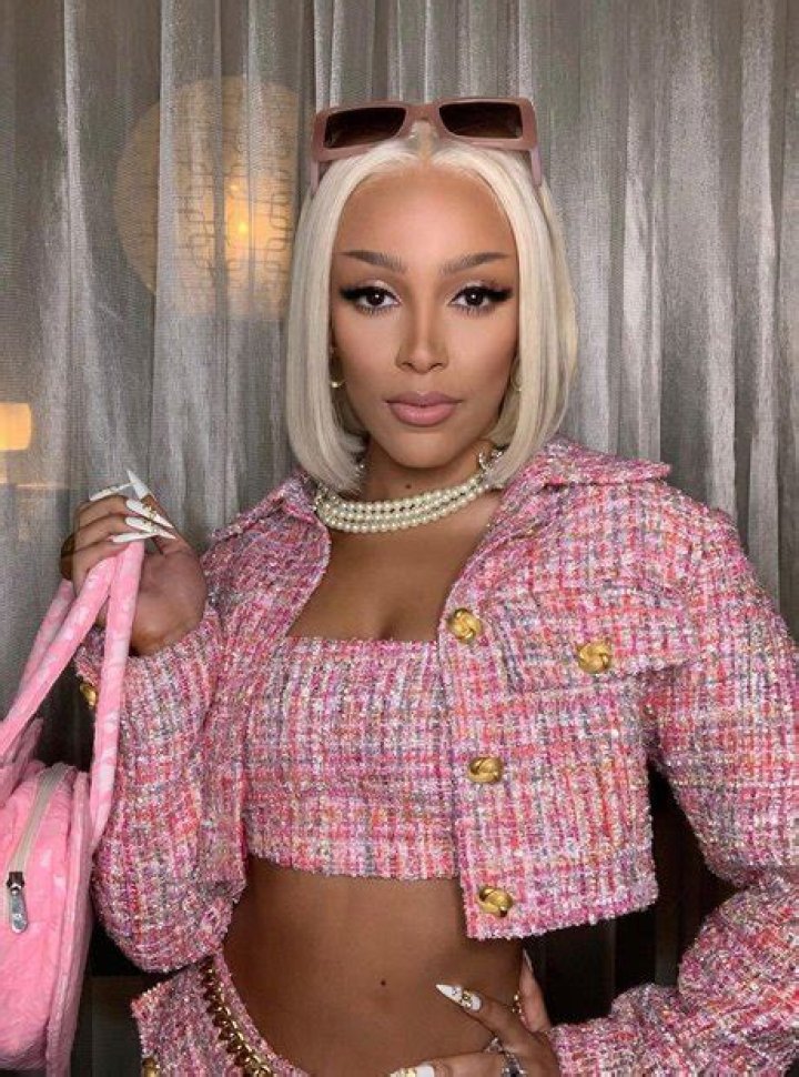 How old is Doja cat?