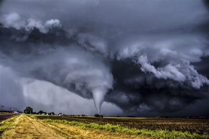 What is the slowest tornado ever?