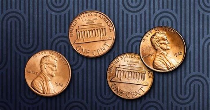 What year did the US government confiscate gold?
