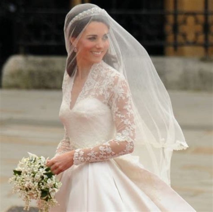 When did brides start wearing white?