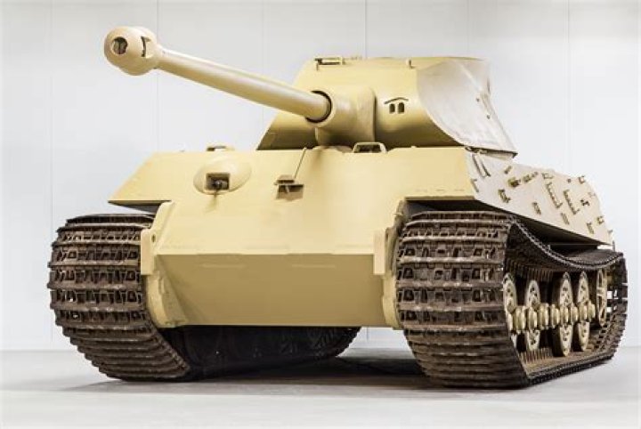 Which tank was better king tiger or Panther?